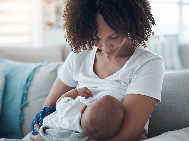 healthy teeth biting an apple